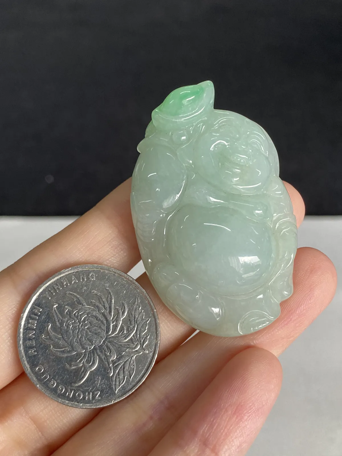 翡翠糯化种飘绿吊坠
