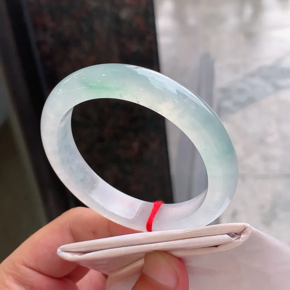 正圈冰玻阳绿 无瑕 尺寸:54.2/11.8/8.1 种色俱佳🥰🥰