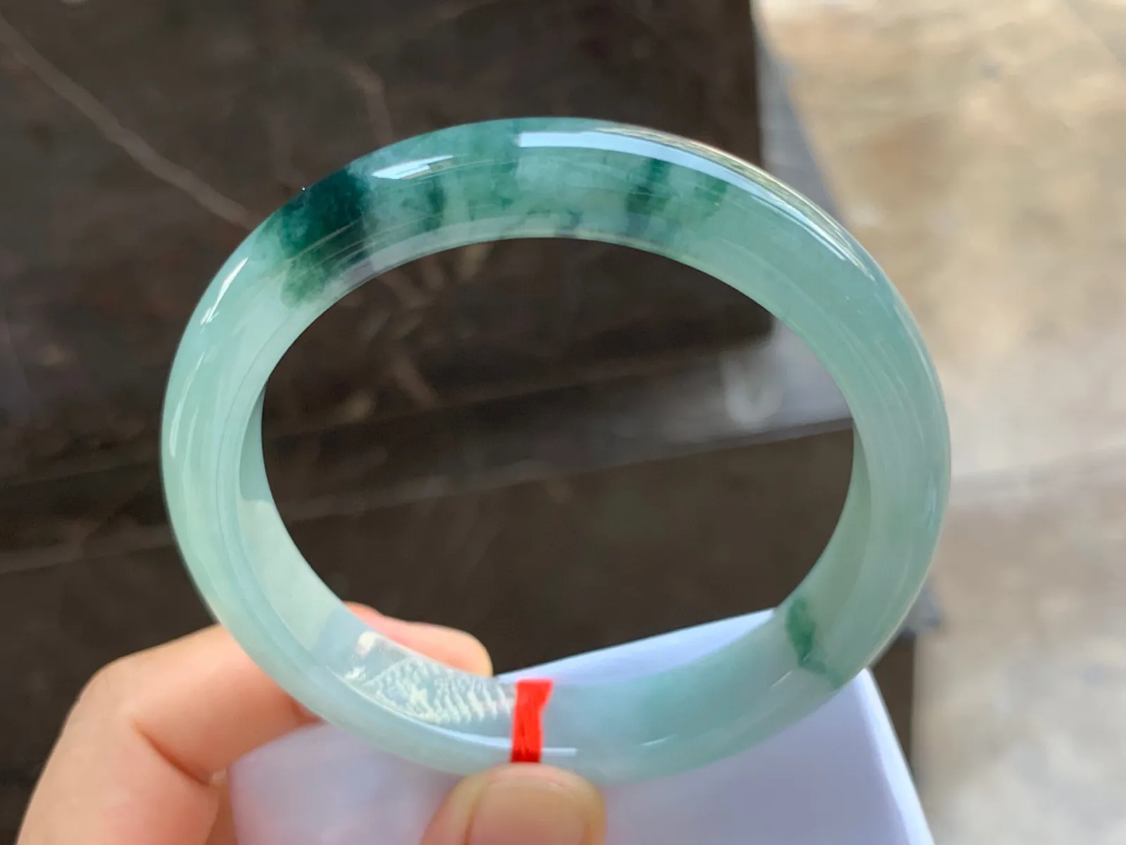 59.5-11.5-8.5mm
飘花手镯 底子细腻 水润 性价比推荐