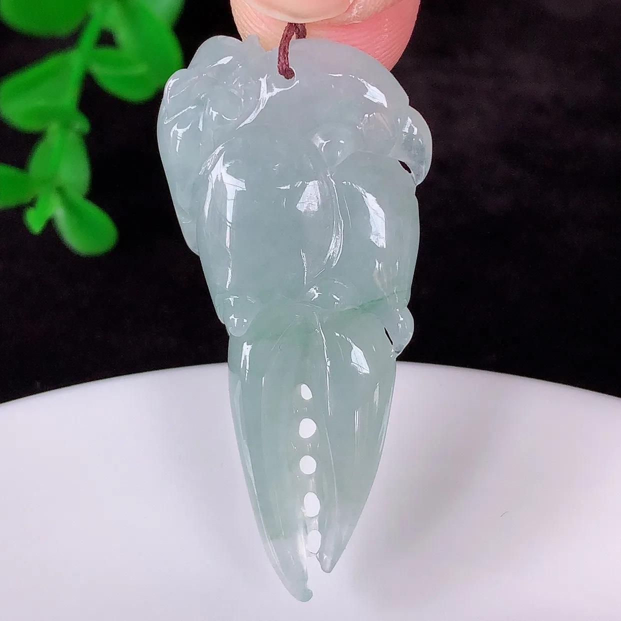 自然光实拍，冰润冰翡翠八方来财吊坠，种老水足，翠色灵动，寓意美好，佩戴时尚出众！#60.14