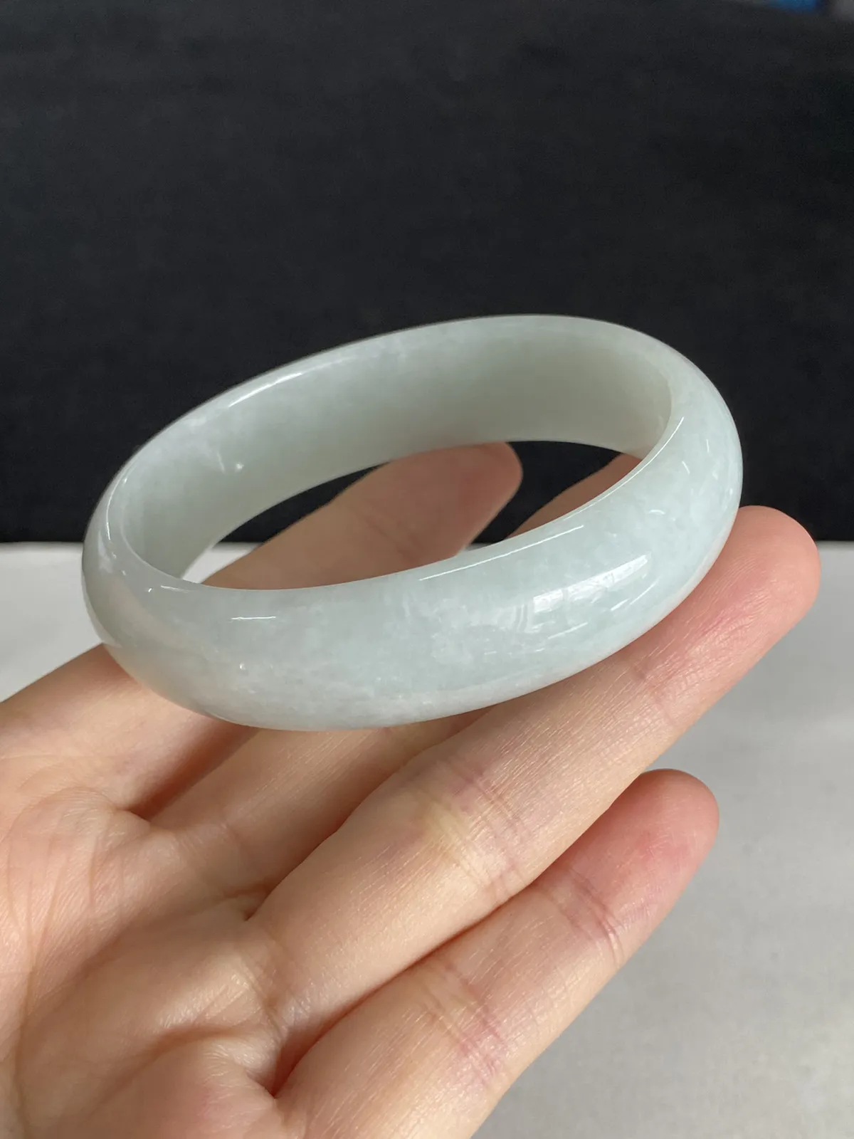 贵妃镯53圈口，翡翠手镯