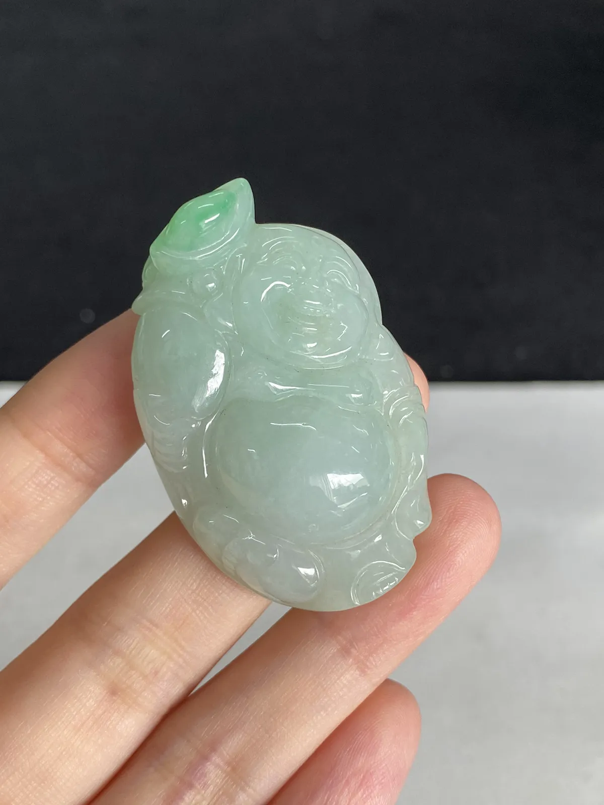 翡翠糯化种飘绿吊坠