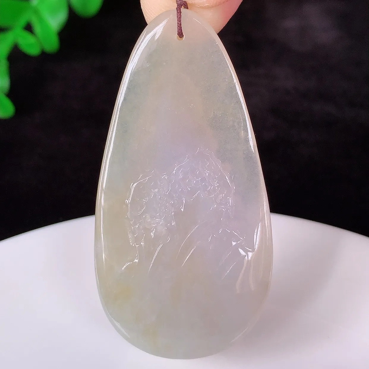 自然光实拍，冰润冰黄翡翡翠山水牌吊坠，翡翠山水，立体生动形象，山水素材布局合理，意境感佳，佩戴上身效果更高贵 #60.14