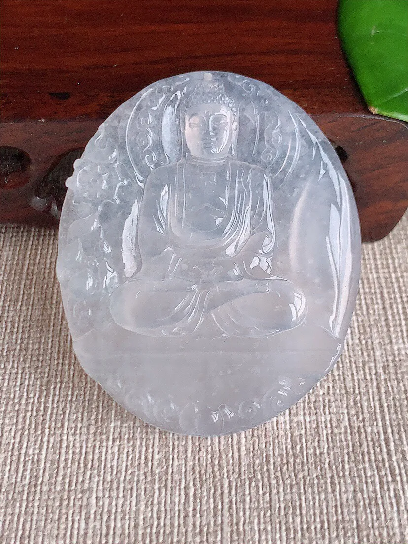 a货翡翠老坑高冰种白月光大日如来吊坠 尺寸47.8×39.5×5mm 重量21.88g 0615