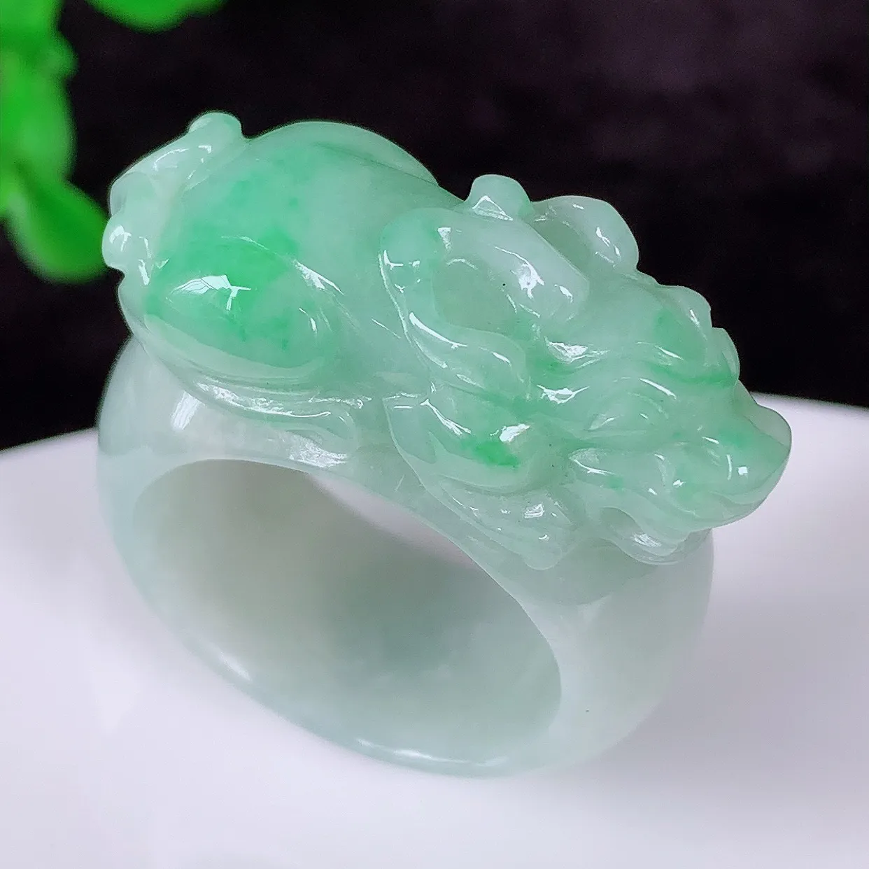 自然光实拍，冰润冰糯种飘绿翡翠招财貔貅扳指20.5mm内径翡翠扳指，冰润指环，玉扳指，财源滚滚，玉质细腻起胶，22圈口，种水好！#1.14