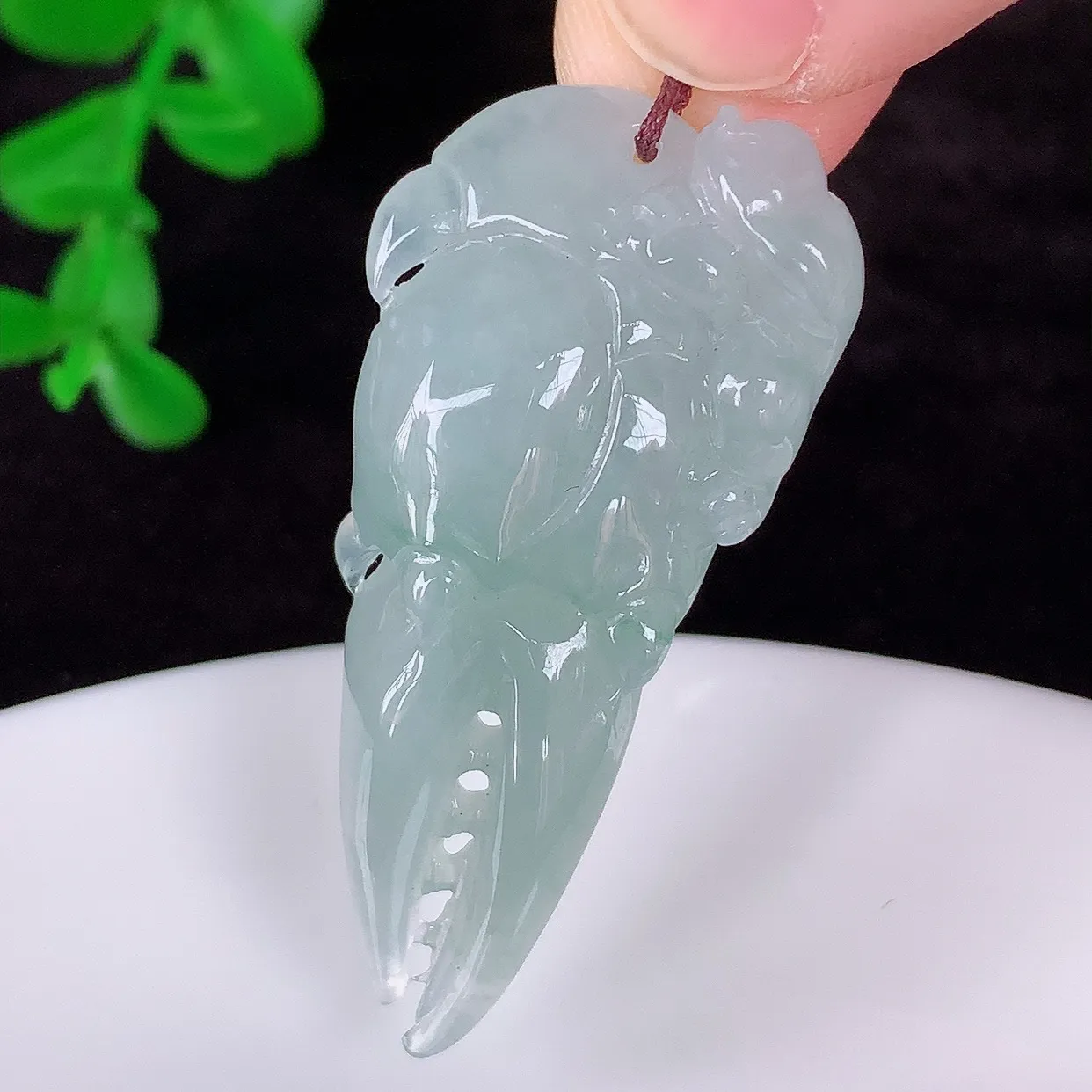 自然光实拍，冰润冰翡翠八方来财吊坠，种老水足，翠色灵动，寓意美好，佩戴时尚出众！#60.14