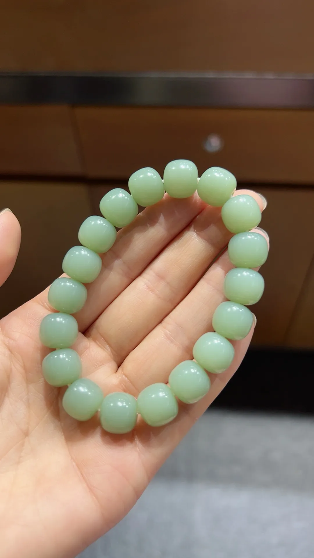 高品质｜粉青｜手串
推荐 经典老型珠 过灯品质

尺寸12*11m m