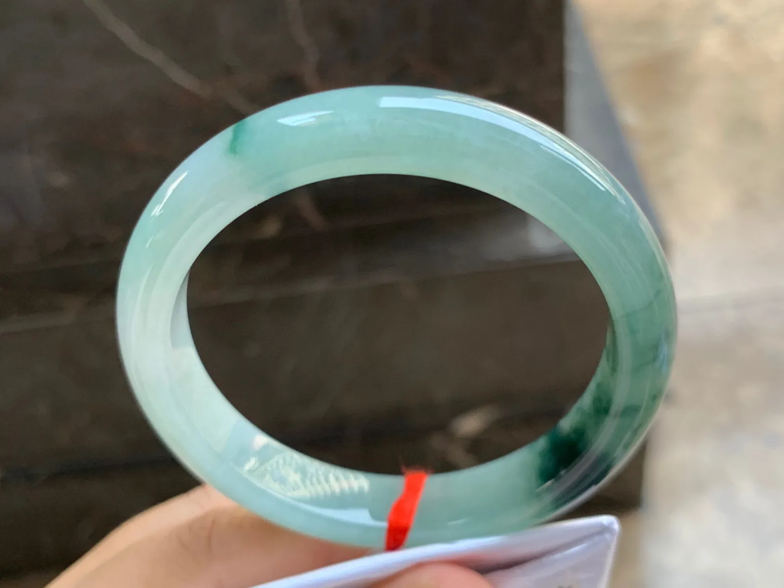 59.5-11.5-8.5mm
飘花手镯 底子细腻 水润 性价比推荐
