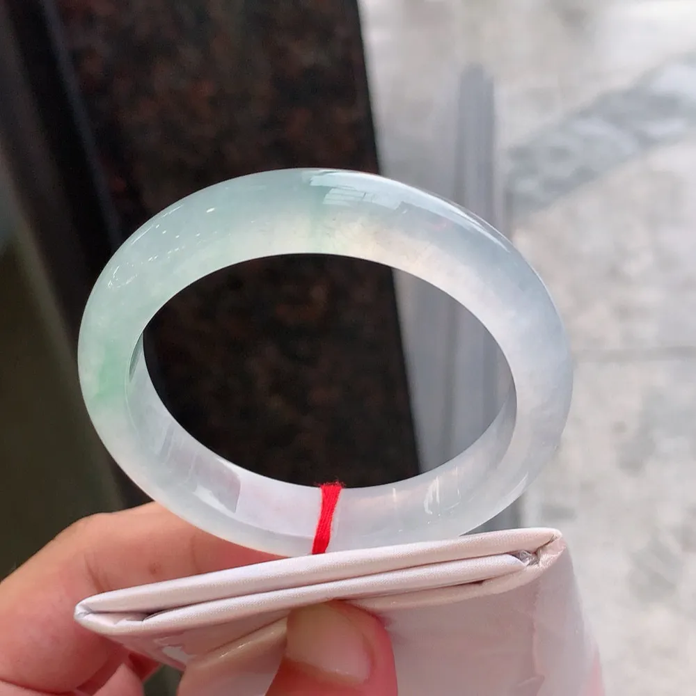 正圈冰玻阳绿 无瑕 尺寸:54.2/11.8/8.1 种色俱佳🥰🥰