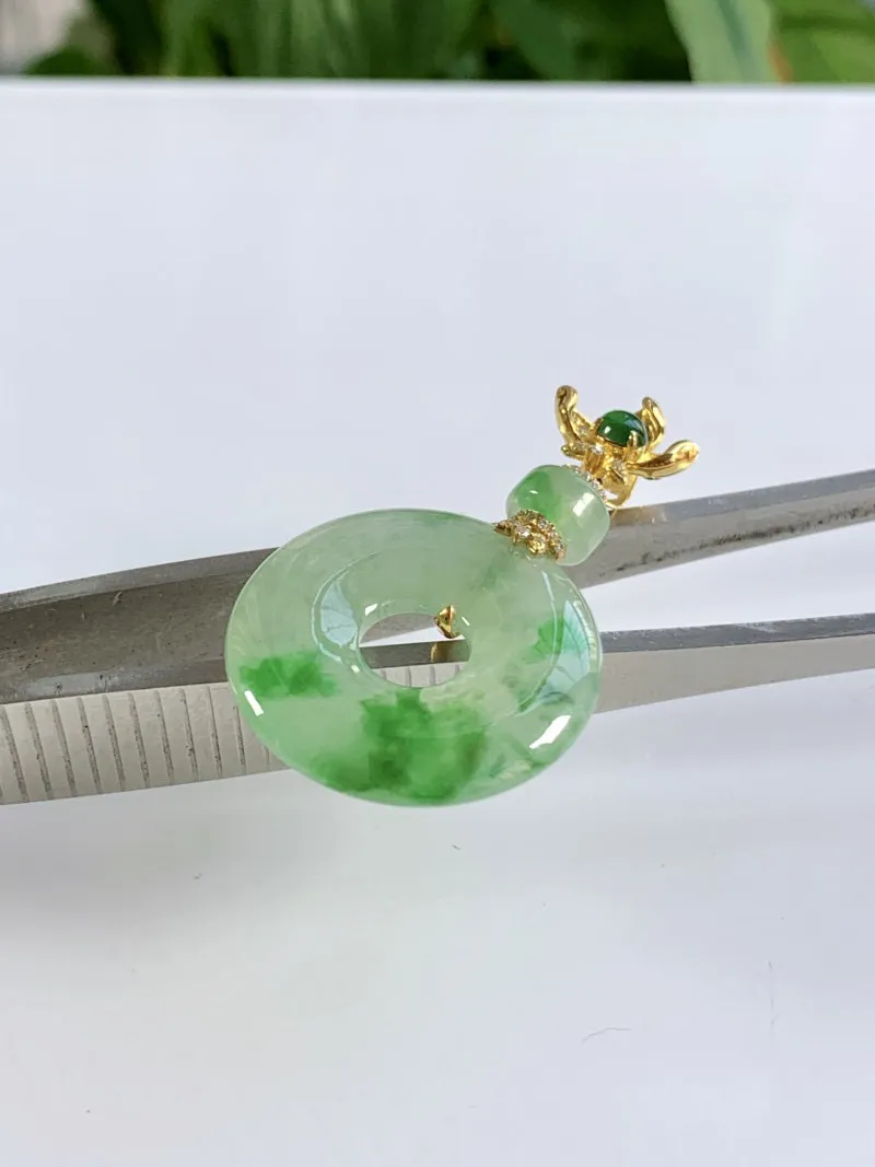 缅甸天然翡翠A货，18K金镶嵌冰种起胶飘阳绿平安扣吊坠挂件，尺寸：整体38/23.6/4mm，裸石23.6/4mm,