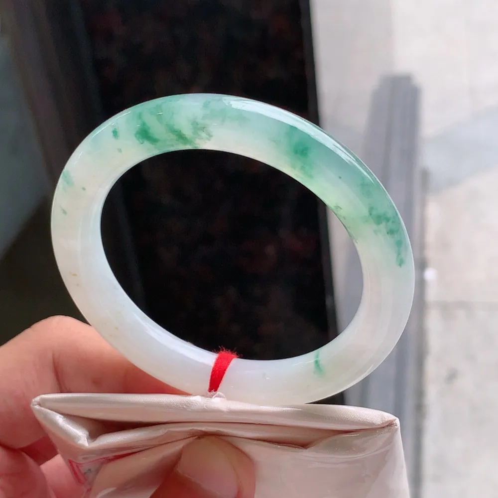 圆条高冰飘花 无瑕 尺寸:54.2/10 花美 种水好🥰🥰