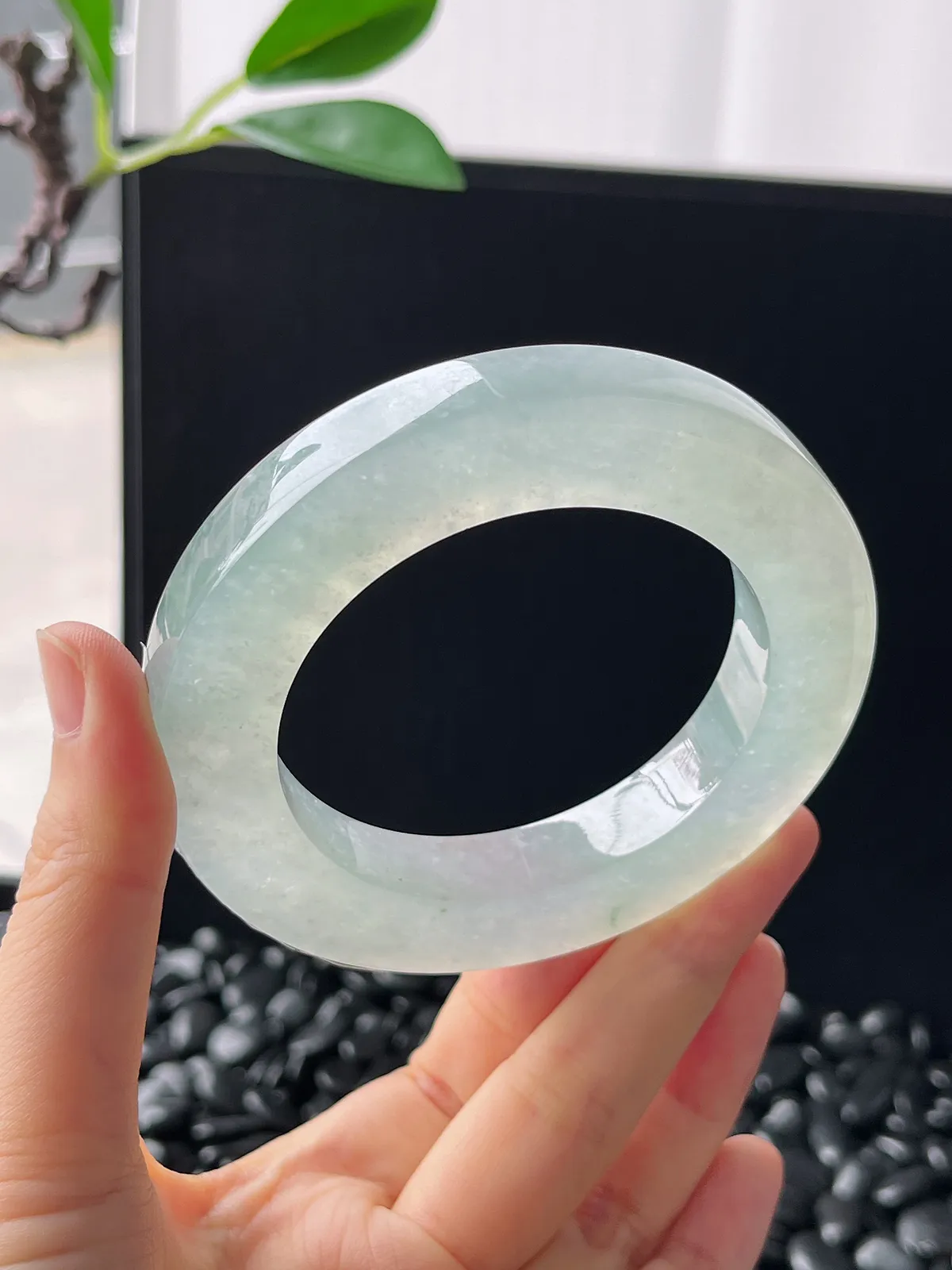 翡翠镯胚，⭕️正圈最大做64，圆条最大做60。最小做55。尺寸80-55-11-12.5