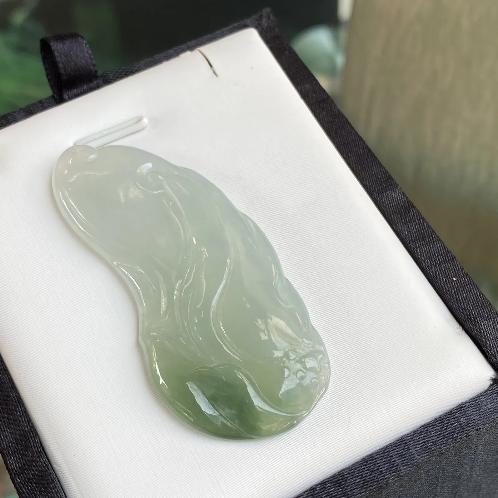 推荐【冰飘花悟道】双彩，无纹裂，水润冰透，细腻，种老，飘大雪花️棉，起光，品相佳，超值～～