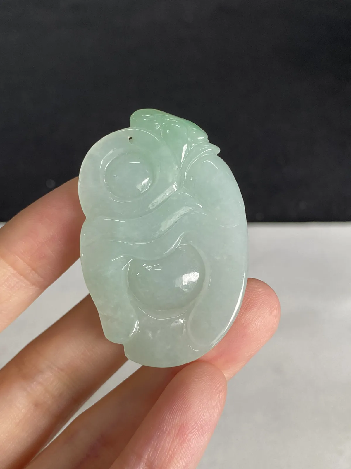 翡翠糯化种飘绿吊坠