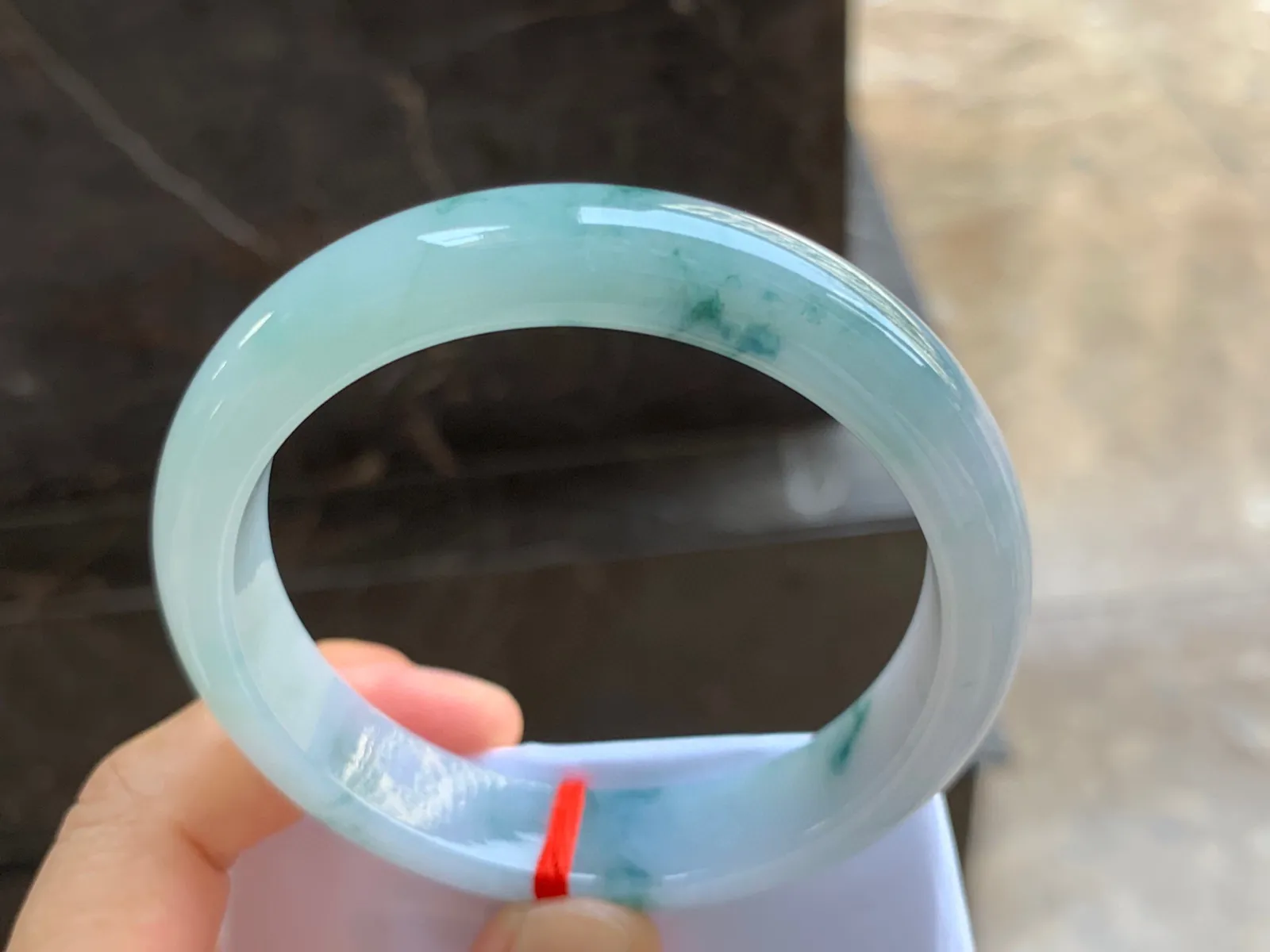 59-12.5-8mm
飘花手镯 底子细腻  带点淡粉底 很漂亮