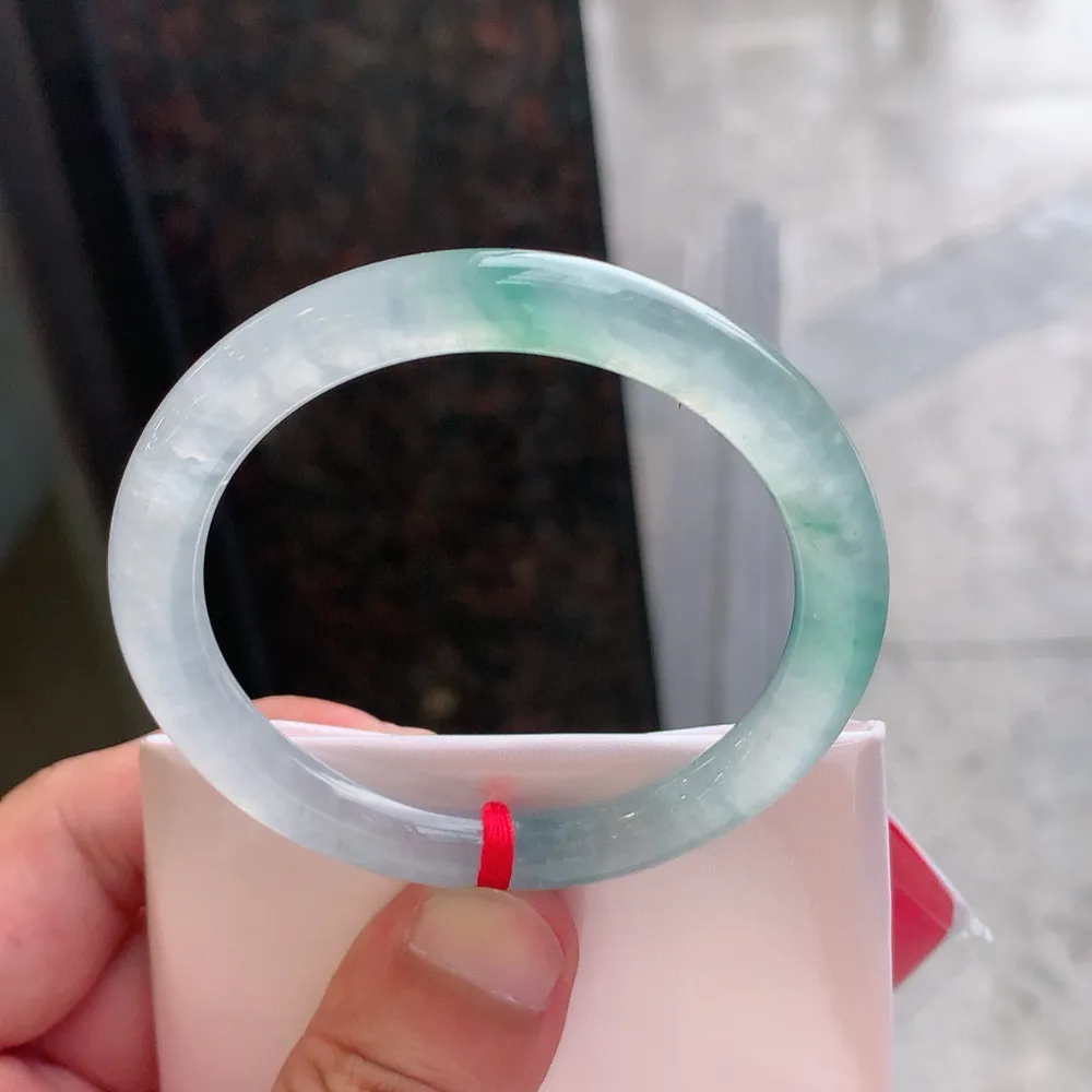 圆条冰玻阳绿 无瑕 尺寸:52.2/6.7 种色兼备🥰🥰