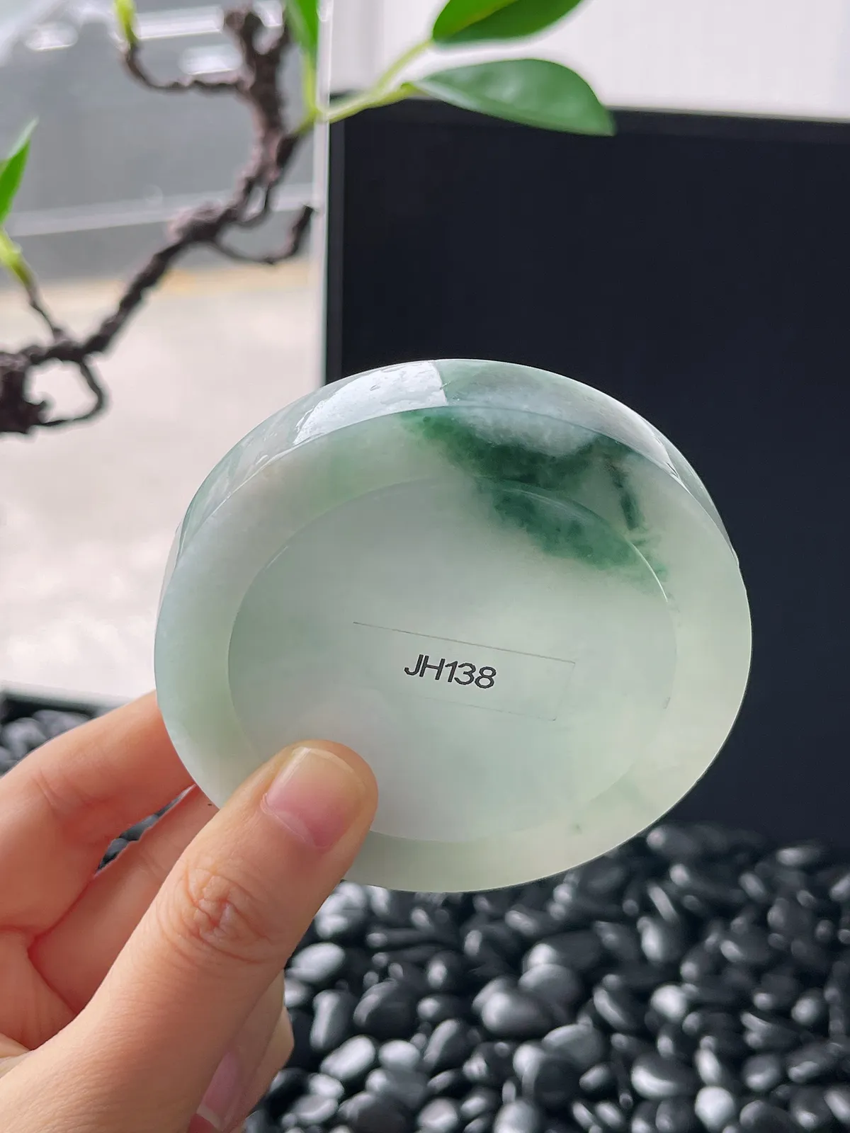 翡翠镯胚，带镯心，⭕️正圈最大做55，圆条最大做51。最小做53。尺寸71-53-12-9