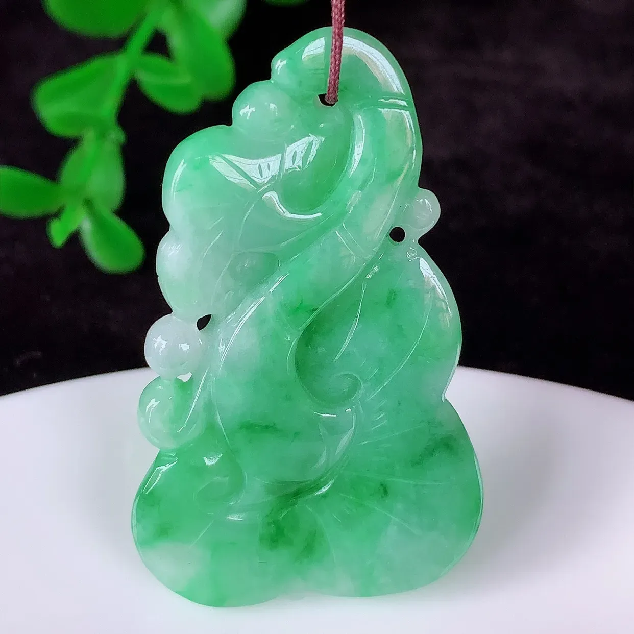 自然光实拍，冰糯种飘绿翡翠如意吊坠，翡翠如意，上身效果非常美，饱满大气，工艺美，万事如意，如意一生 #57.14