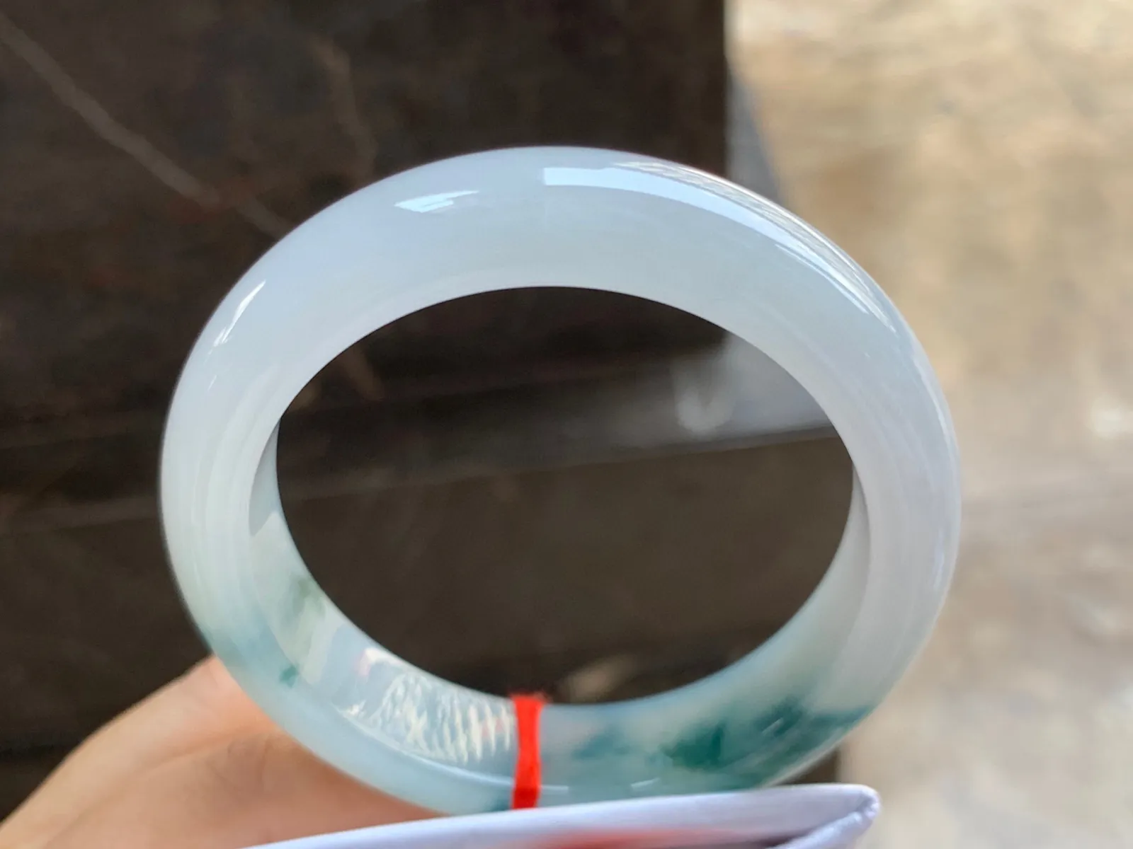56.5-14-9mm
飘花手镯 底子细腻干净 花色灵动 半山半水