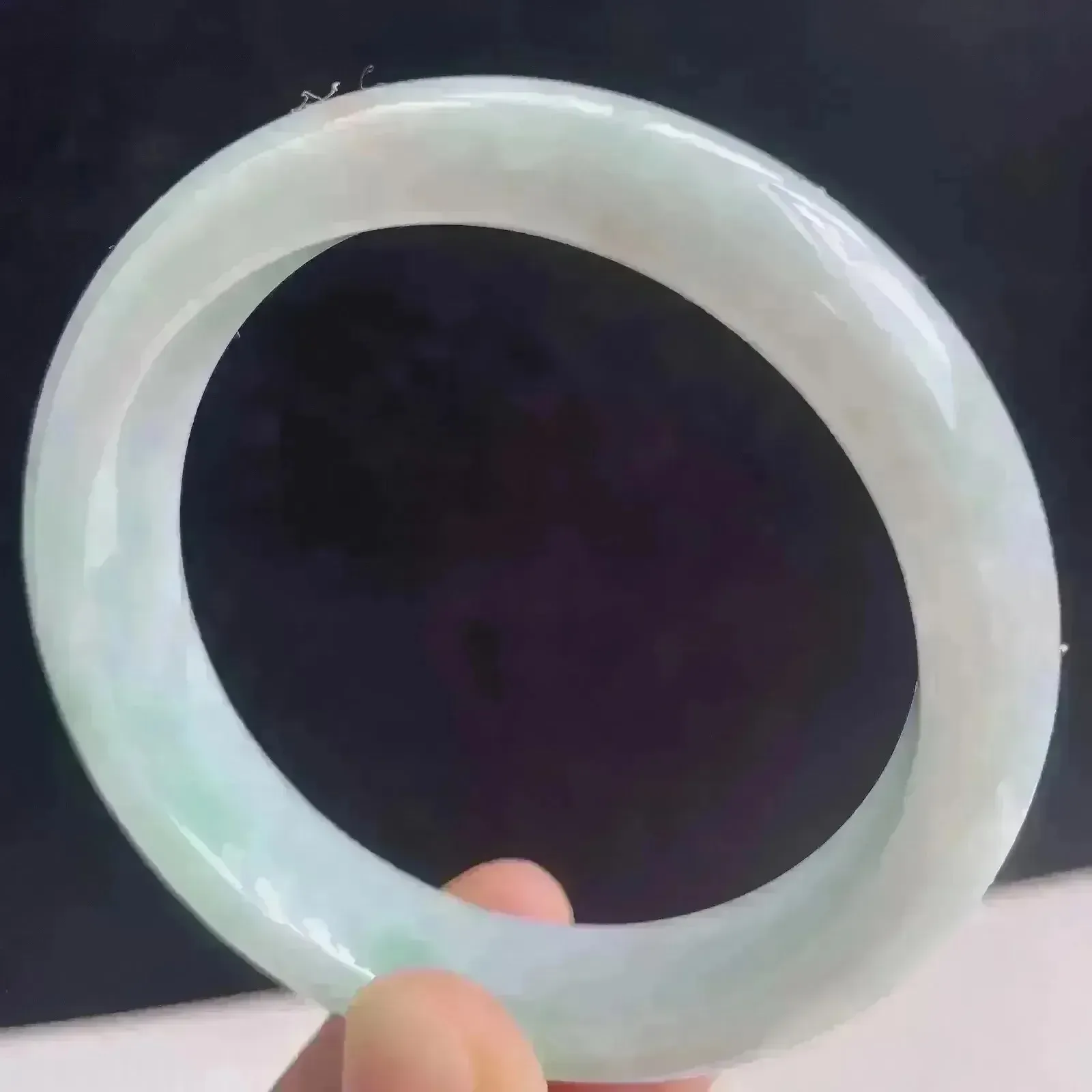 53圈有种有色天然翡翠A货玉手镯好种水浅绿水润手镯47.13 g