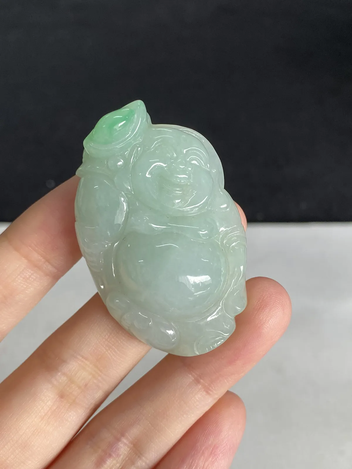 翡翠糯化种飘绿吊坠