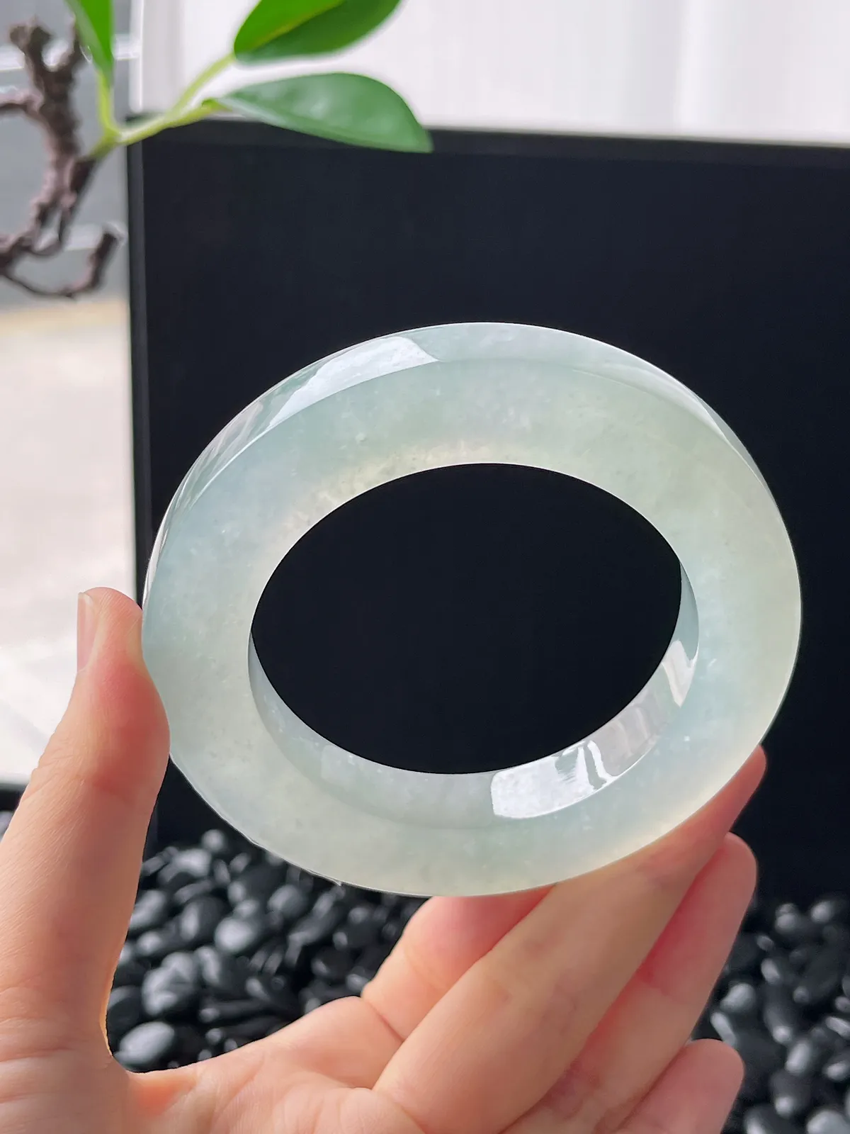 翡翠镯胚，⭕️正圈最大做64，圆条最大做60。最小做55。尺寸80-55-11-12.5
