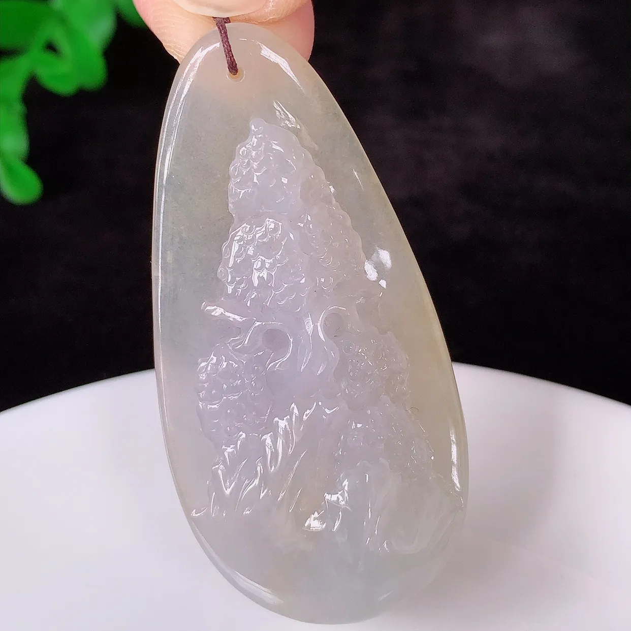 自然光实拍，冰润冰黄翡翡翠山水牌吊坠，翡翠山水，立体生动形象，山水素材布局合理，意境感佳，佩戴上身效果更高贵 #60.14