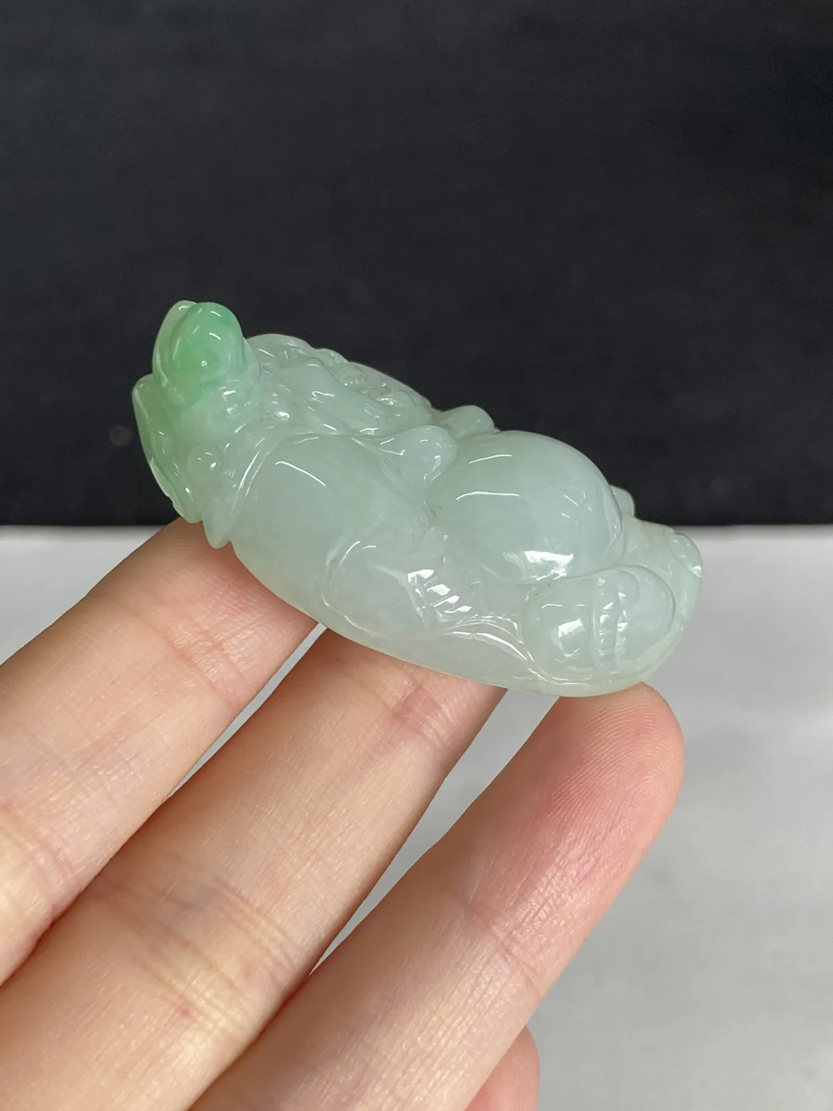 翡翠糯化种飘绿吊坠