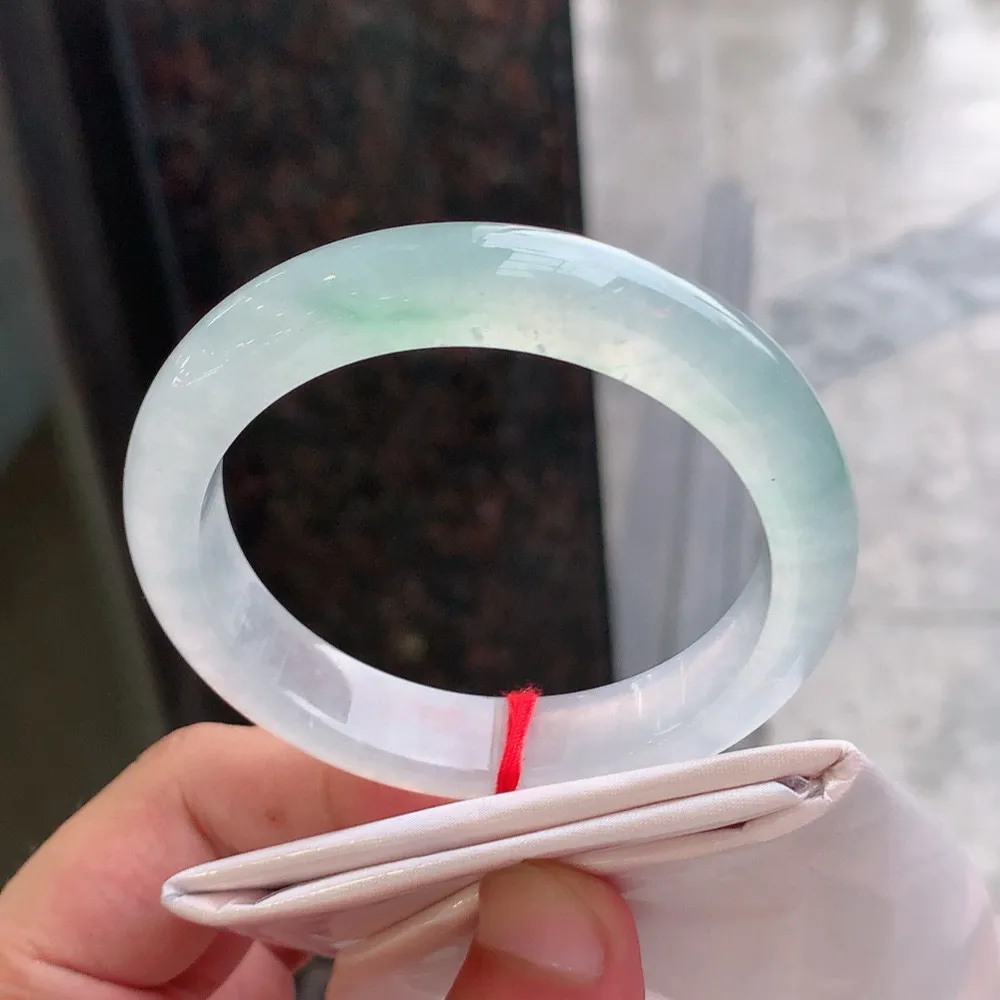 正圈冰玻阳绿 无瑕 尺寸:54.2/11.8/8.1 种色俱佳🥰🥰