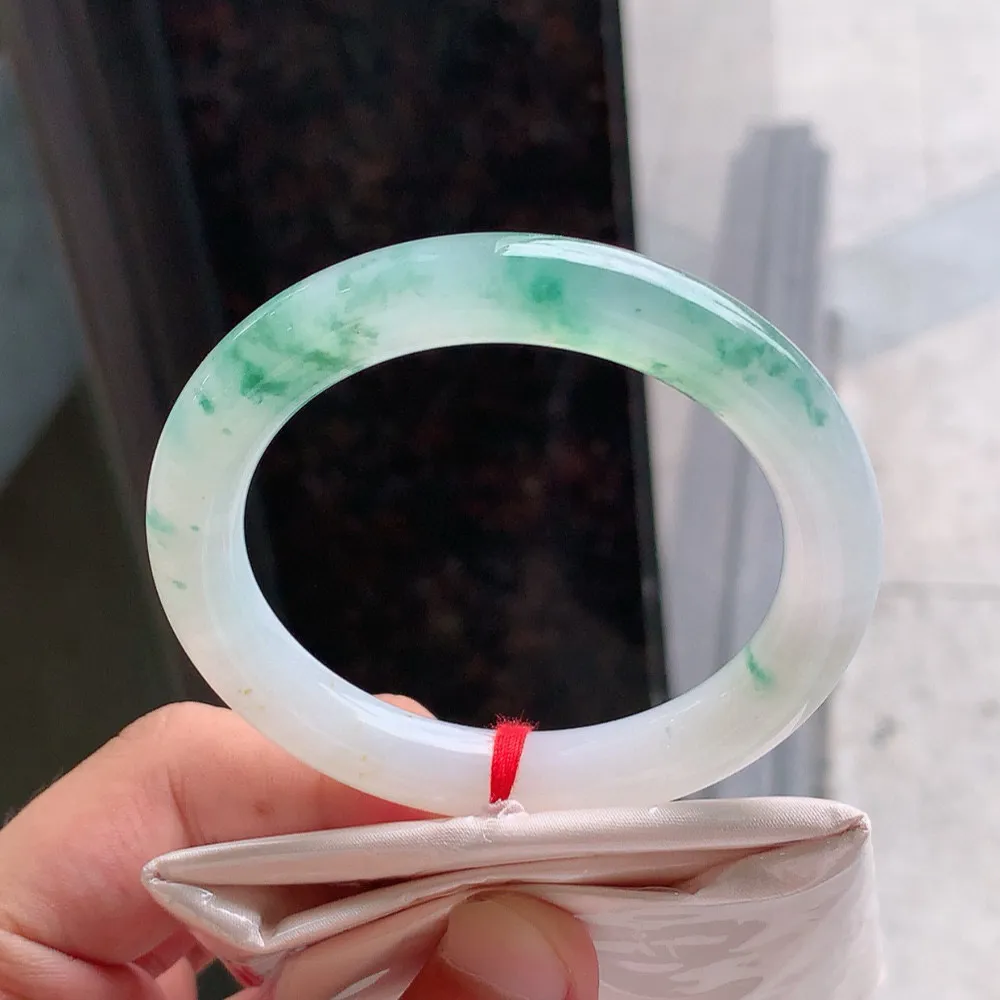 圆条高冰飘花 无瑕 尺寸:54.2/10 花美 种水好🥰🥰