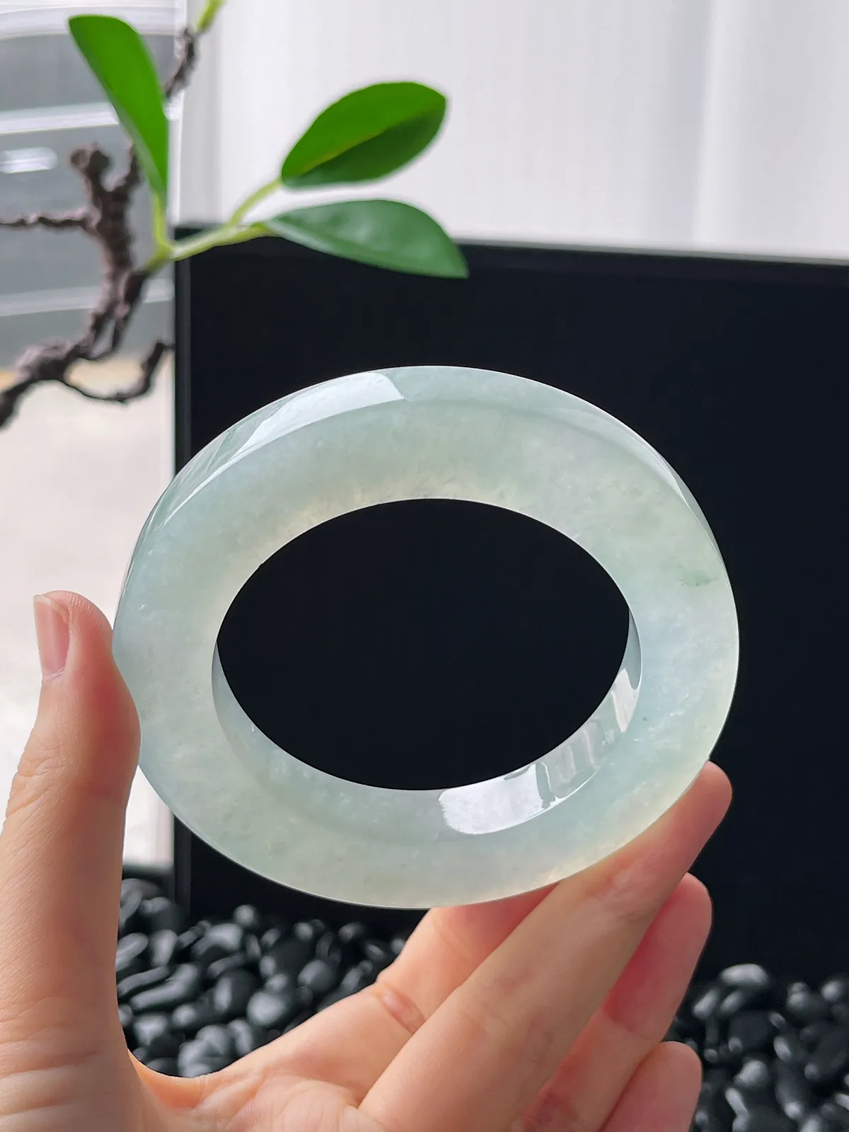 翡翠镯胚，⭕️正圈最大做64，圆条最大做60。最小做55。尺寸80-55-11-12.5