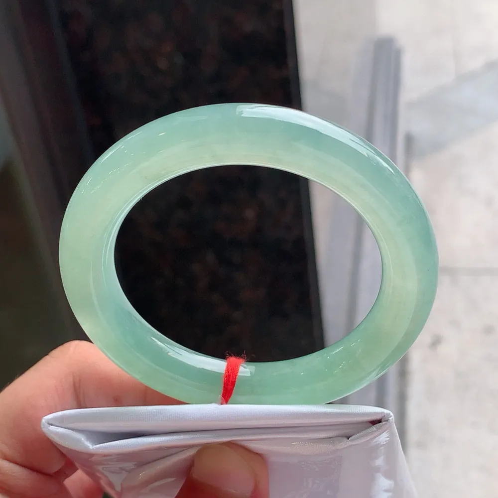 圆条冰玻甜绿 无瑕 尺寸:55.4/10.9 种色俱佳