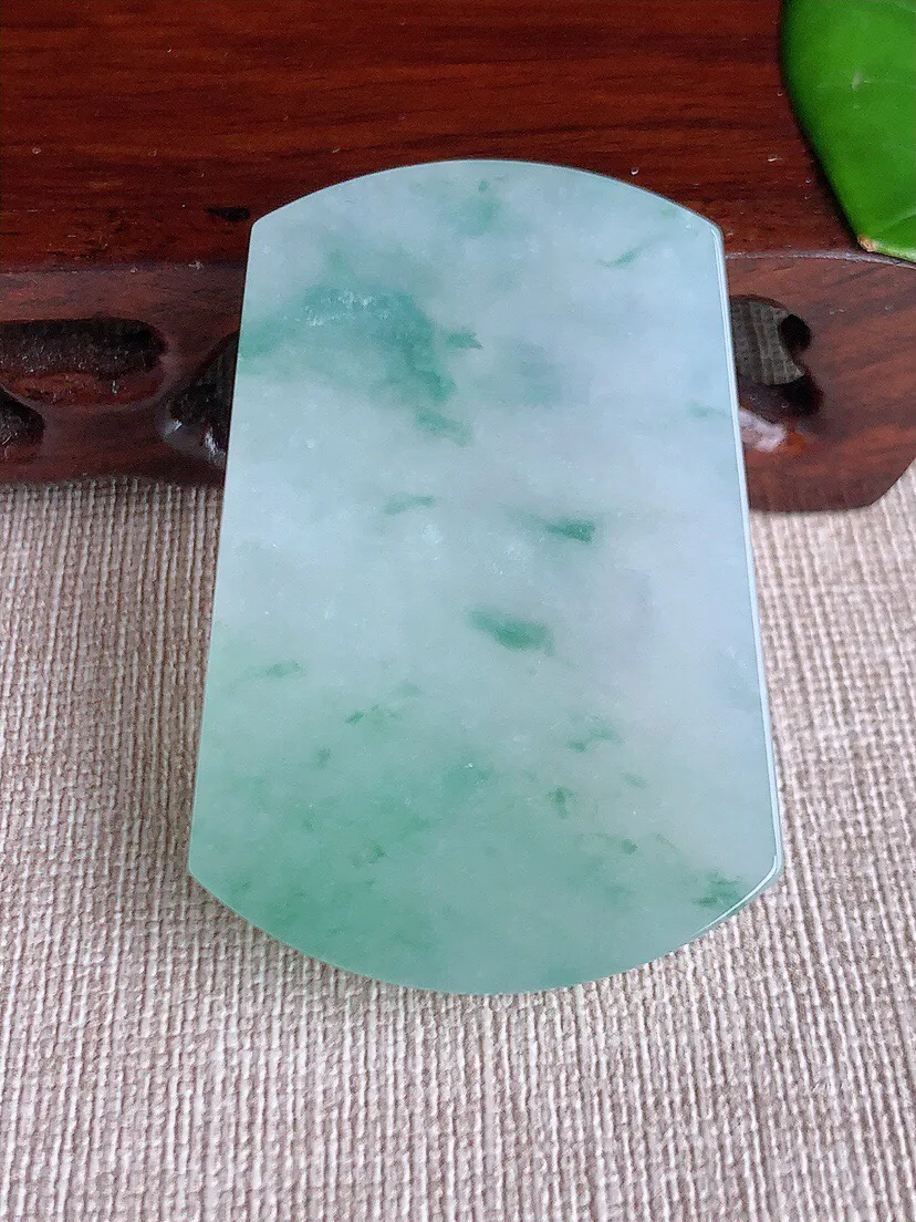 a货翡翠老坑冰种飘花无事牌吊坠 尺寸52×35.6×6.8mm 重量32.68g 0615