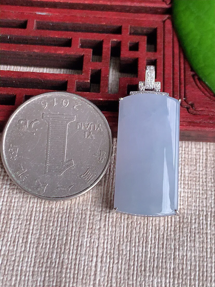 a货翡翠老坑冰种18K金伴钻镶嵌紫罗兰无事牌吊坠 尺寸34×26×13.3×5.4mm 重量4.90g 0615