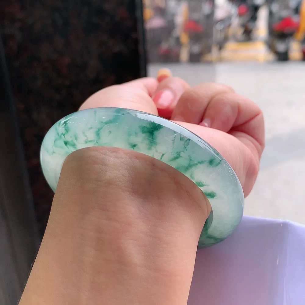 正圈高冰飘花 无瑕 尺寸:55.5/11.9/9.2 花美 种水好