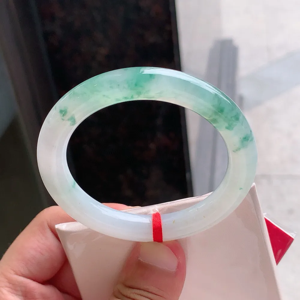 圆条高冰飘花 无瑕 尺寸:54.2/10 花美 种水好🥰🥰