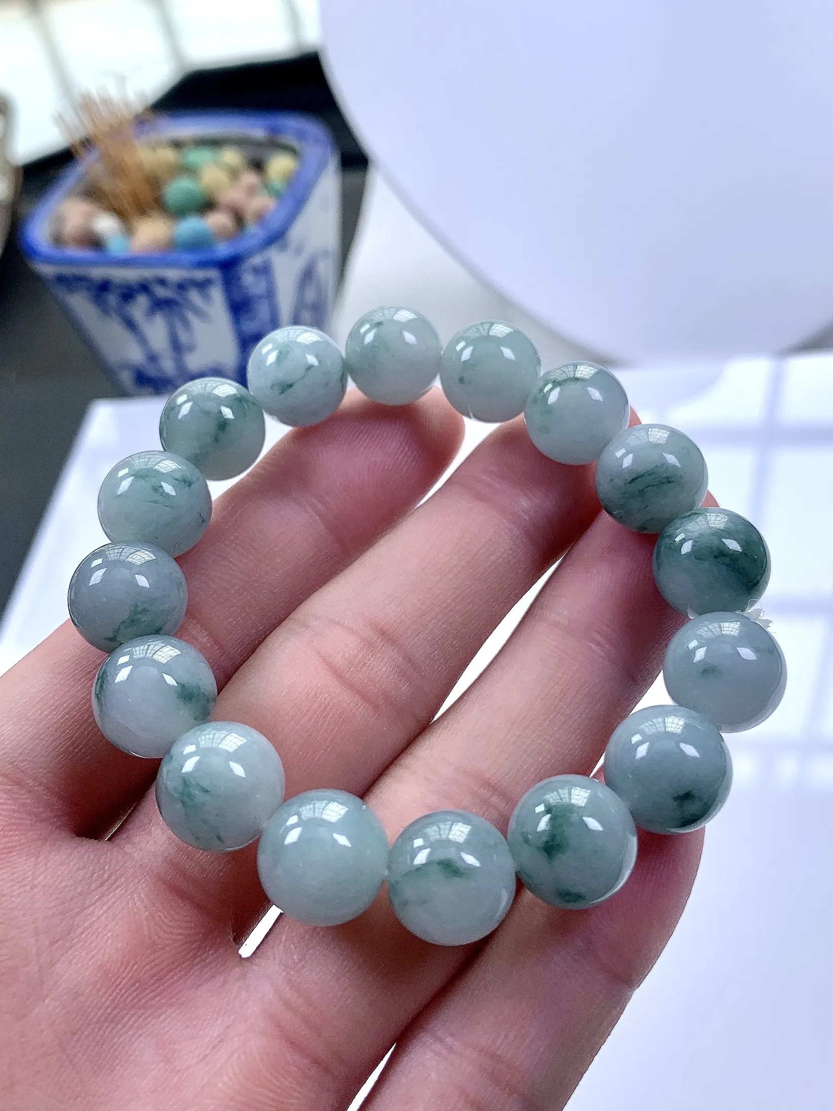 缅甸天然翡翠A货，冰种起胶飘花圆珠手串手链，尺寸：11.7mm/16颗