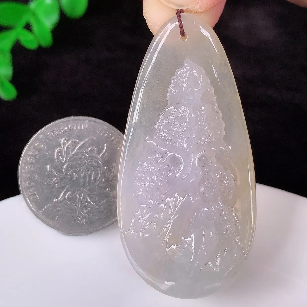 自然光实拍，冰润冰黄翡翡翠山水牌吊坠，翡翠山水，立体生动形象，山水素材布局合理，意境感佳，佩戴上身效果更高贵 #60.14