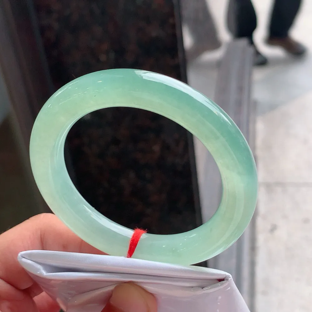 圆条冰玻甜绿 无瑕 尺寸:55.4/10.9 种色俱佳