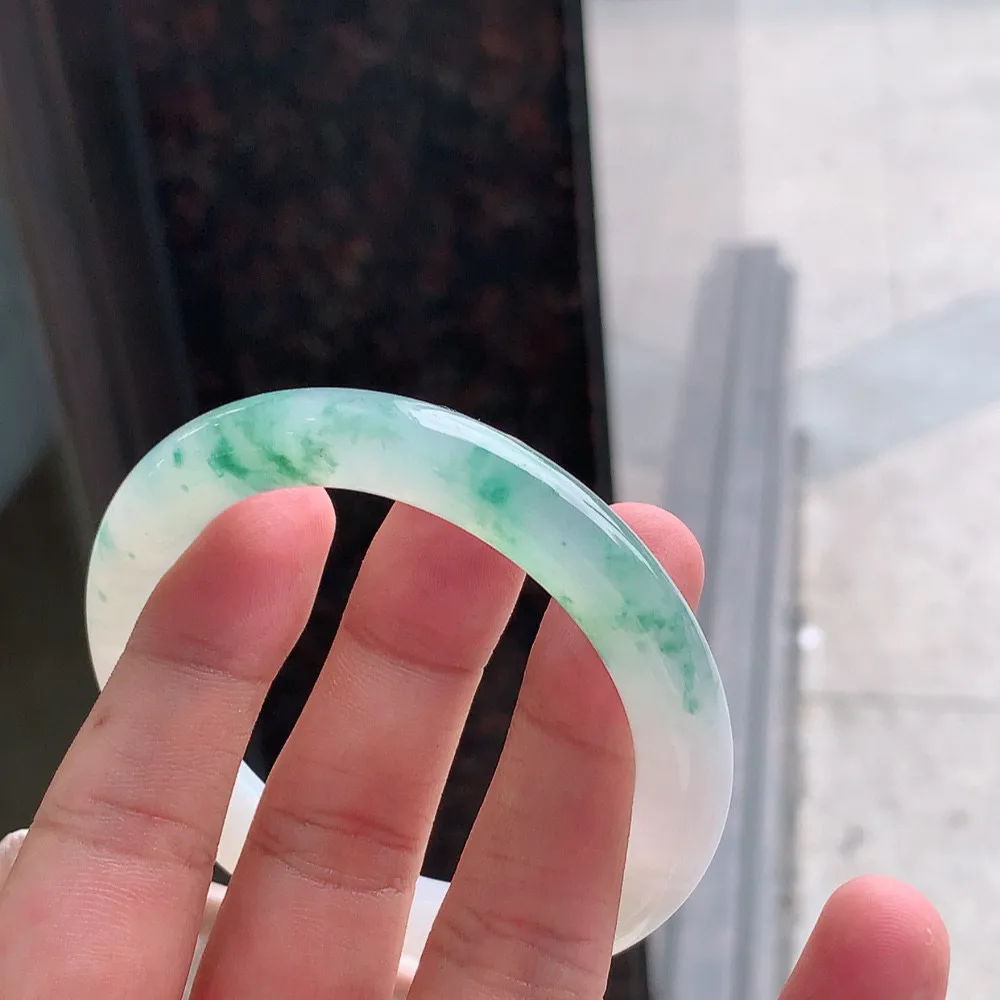 圆条高冰飘花 无瑕 尺寸:54.2/10 花美 种水好🥰🥰