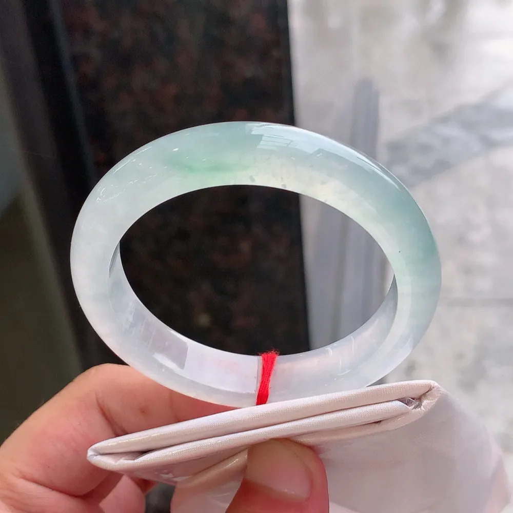 正圈冰玻阳绿 无瑕 尺寸:54.2/11.8/8.1 种色俱佳🥰🥰