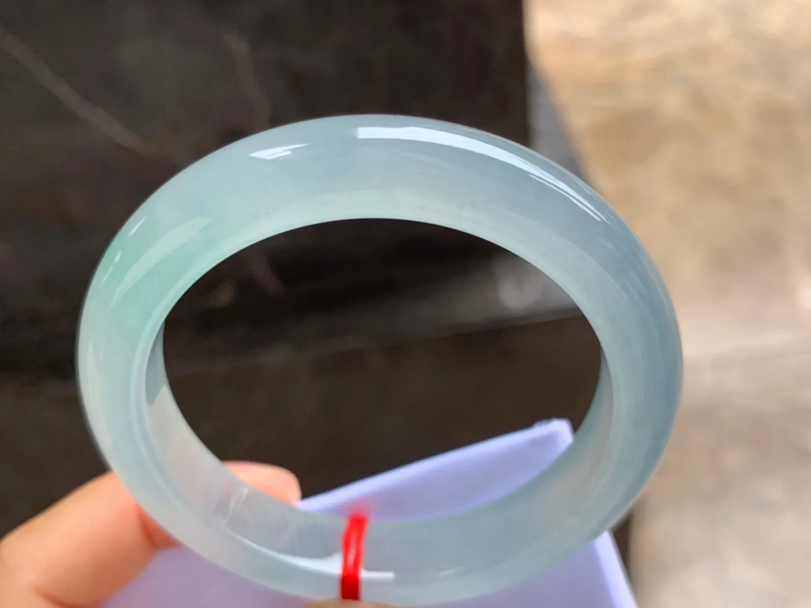 56-12-9mm
冰种晴底手镯 冰透光亮 起胶 实物更好看