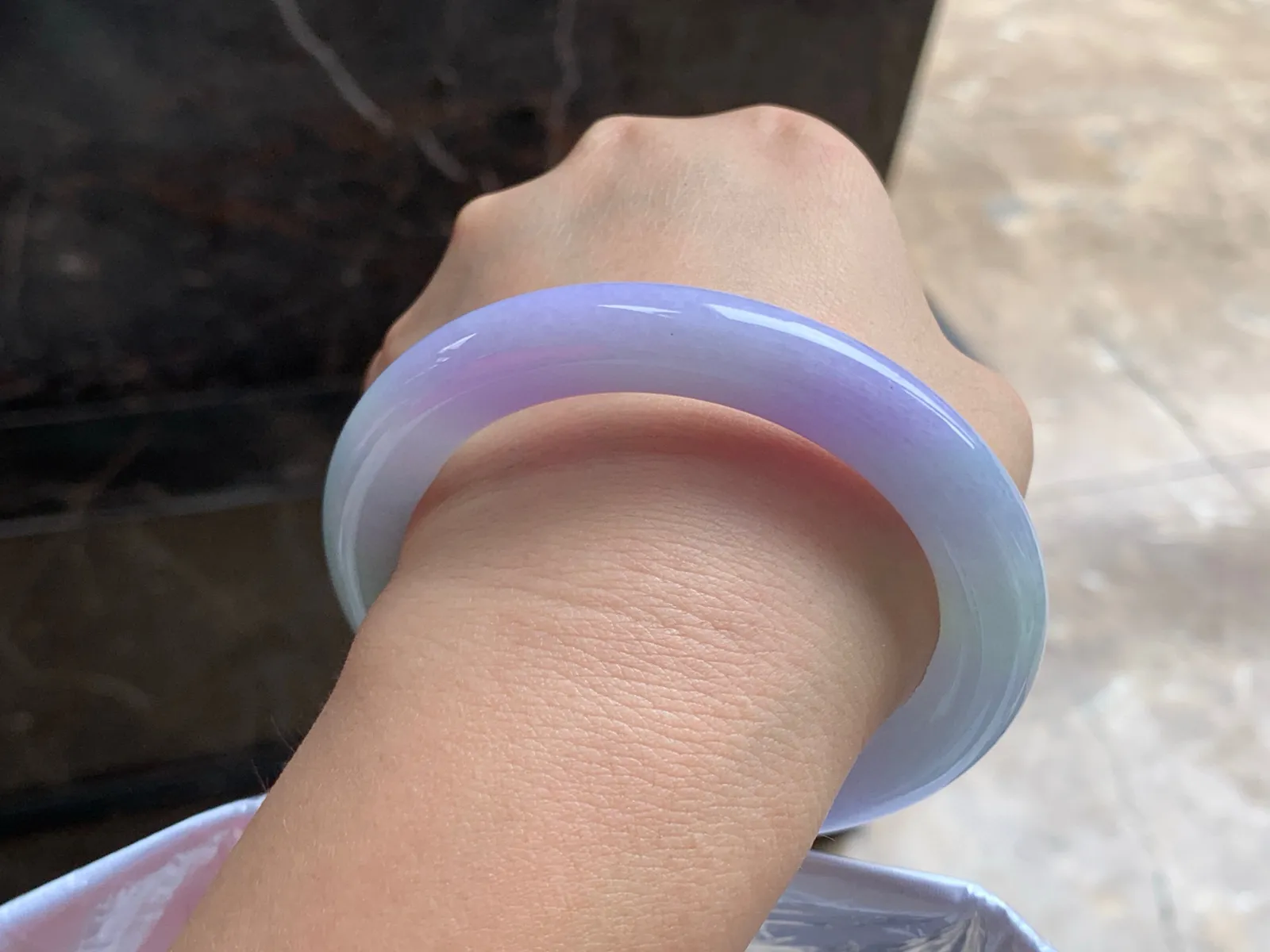 57.5-10.9

春带彩圆条手镯^_^颜色浓郁 鲜艳