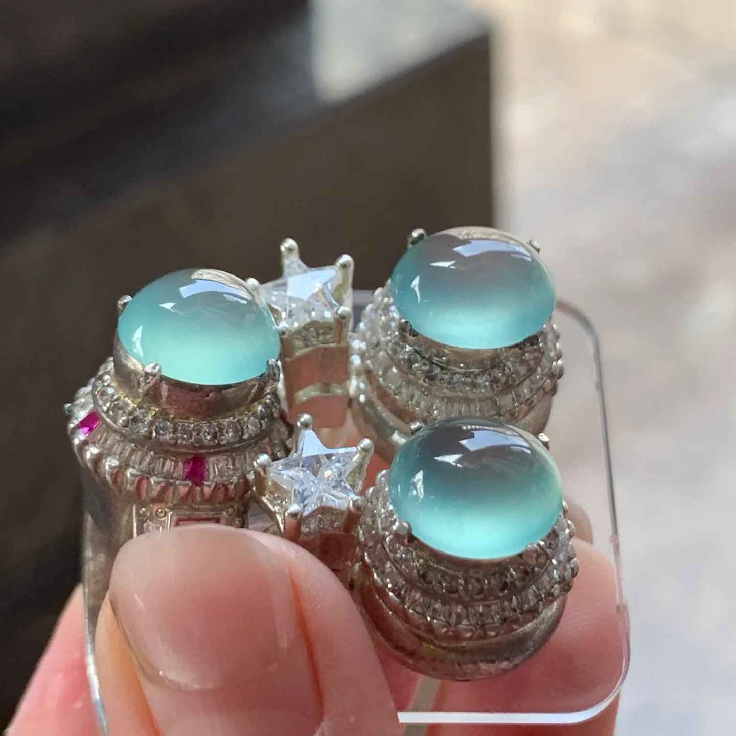 高冰天空蓝底蛋面
种老 铜托