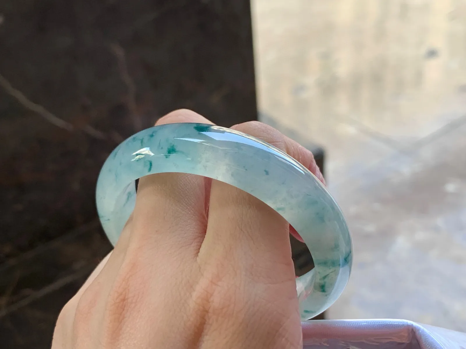 冰飘花手镯
种好水足 53.8/13.2/8mm