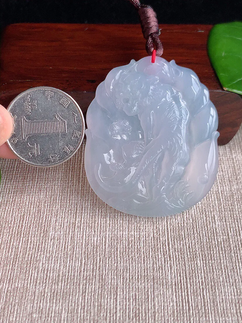 a货翡翠老坑冰种白月光生肖虎吊坠 尺寸50.3×41.5×6mm 重量24.06g 0617