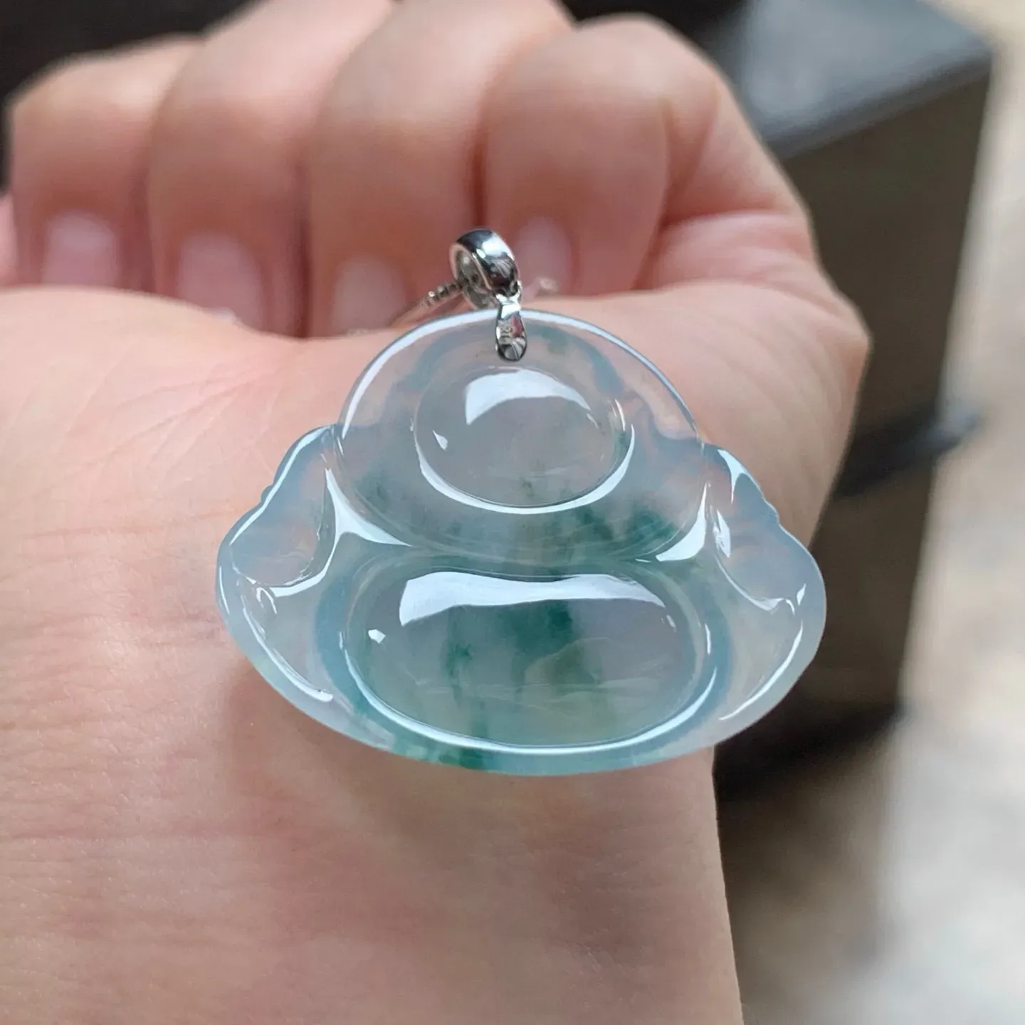 冰种飘花坐佛
清爽 金扣