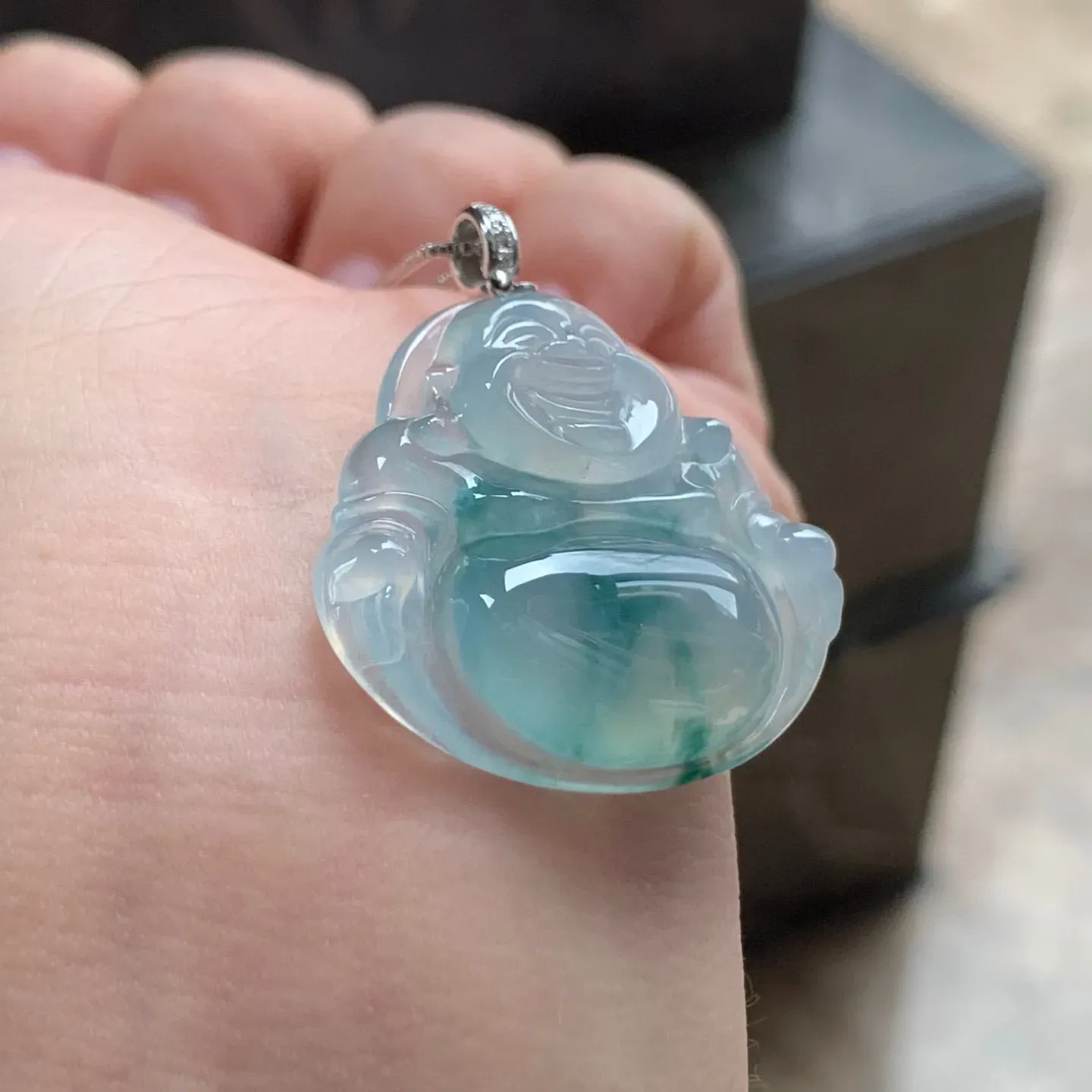 冰种飘花坐佛
清爽 金扣