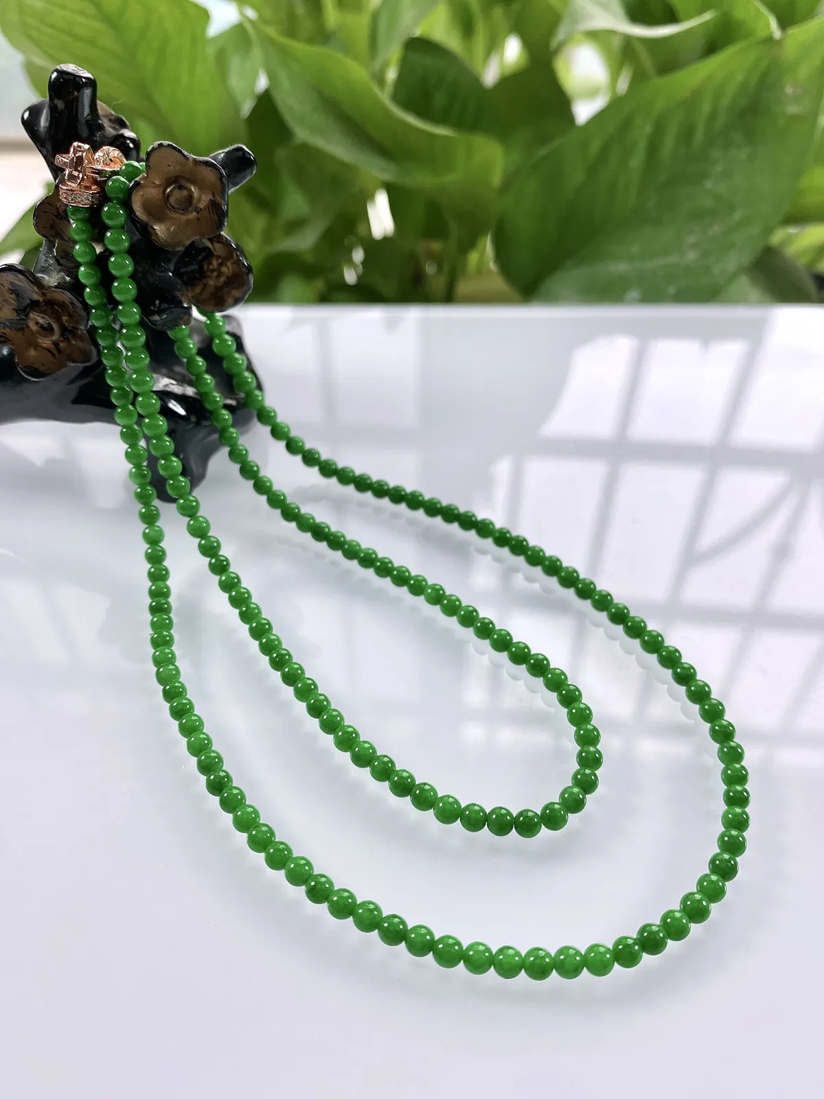 收藏级别，缅甸天然翡翠A货，卡3.6冰润满绿浓阳绿小米珠小圆珠项链手链，尺寸:3.6mm/180颗，长度610mm，重量：14.36g