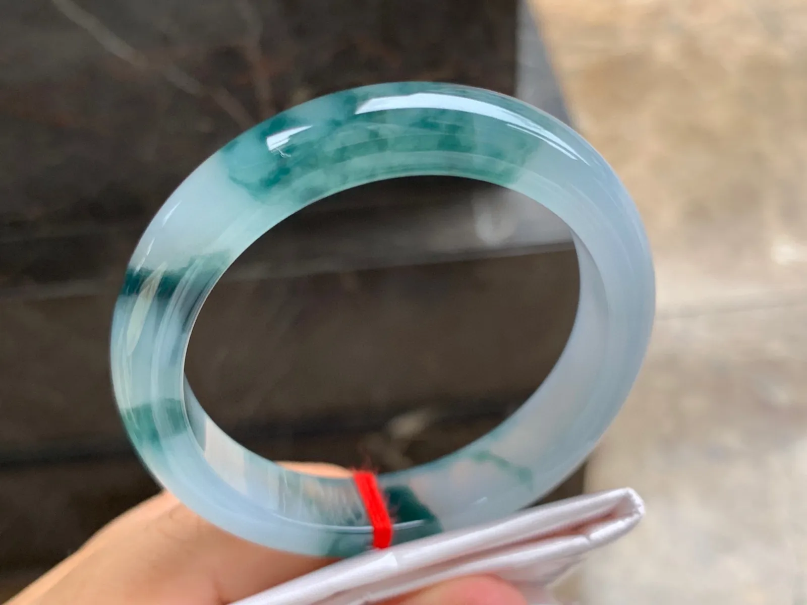 54.5-12-8.5mm
冰种飘花手镯 水润冰透 花色韵味十足